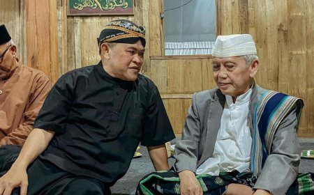 K.H. Achmad Chalwani: Sosok Humanis di Tengah Masyarakat