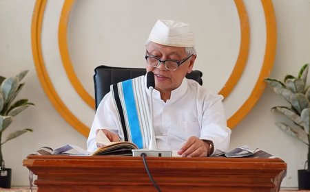 Rahasia Hidup Aman dan Diridai Allah Menurut KH Achmad Chalwani